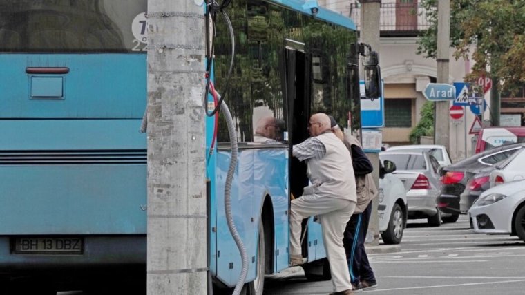  Vonatpótló autóbuszok szállítják az utasokat szeptember 22-étől egy hétig Piski és Arad között