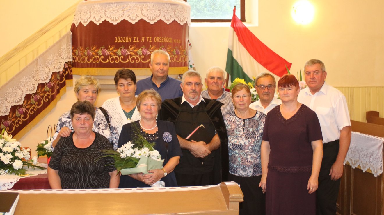 Közel negyven év után köszönt el az asszonyvásári gyülekezettől Székely István lelkipásztor