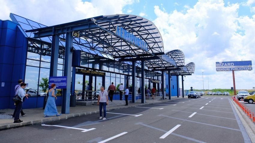 Még mindig a földön vesztegel a váradi légitársaság