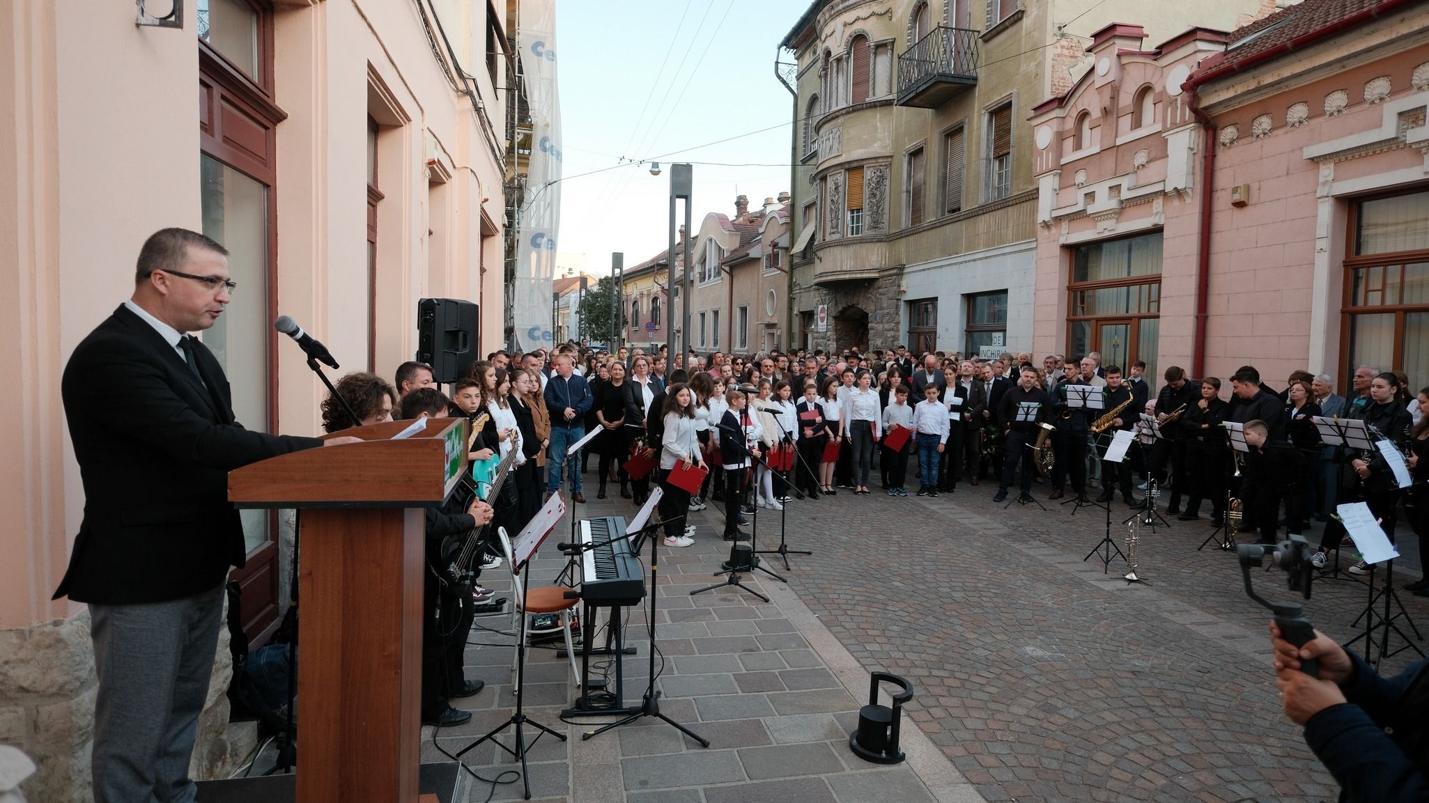 Nagysándor József emléktáblájánál rótták le kegyeletüket