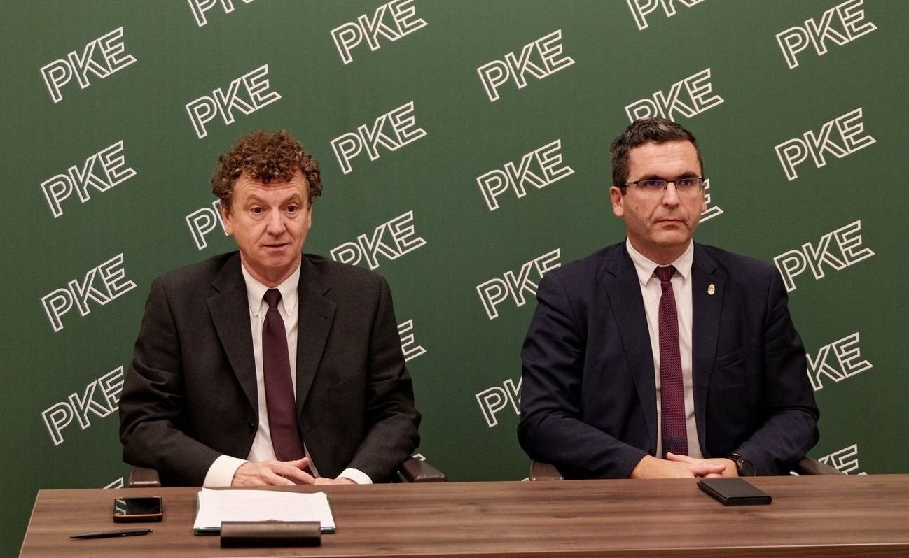 Az Óbudai Egyetemmel közös gazdasági informatika szak indítását jelentette be a PKE