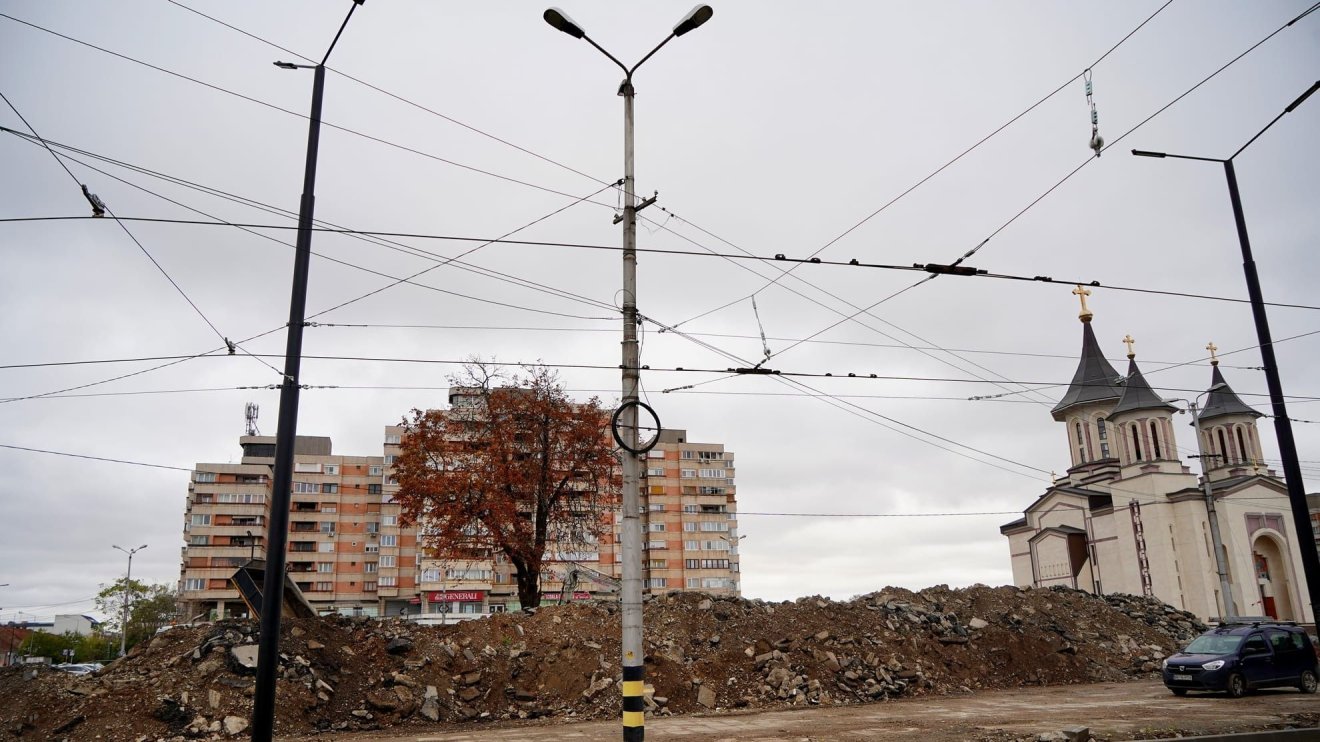 Lassan halad a kábelek föld alá süllyesztése Nagyváradon