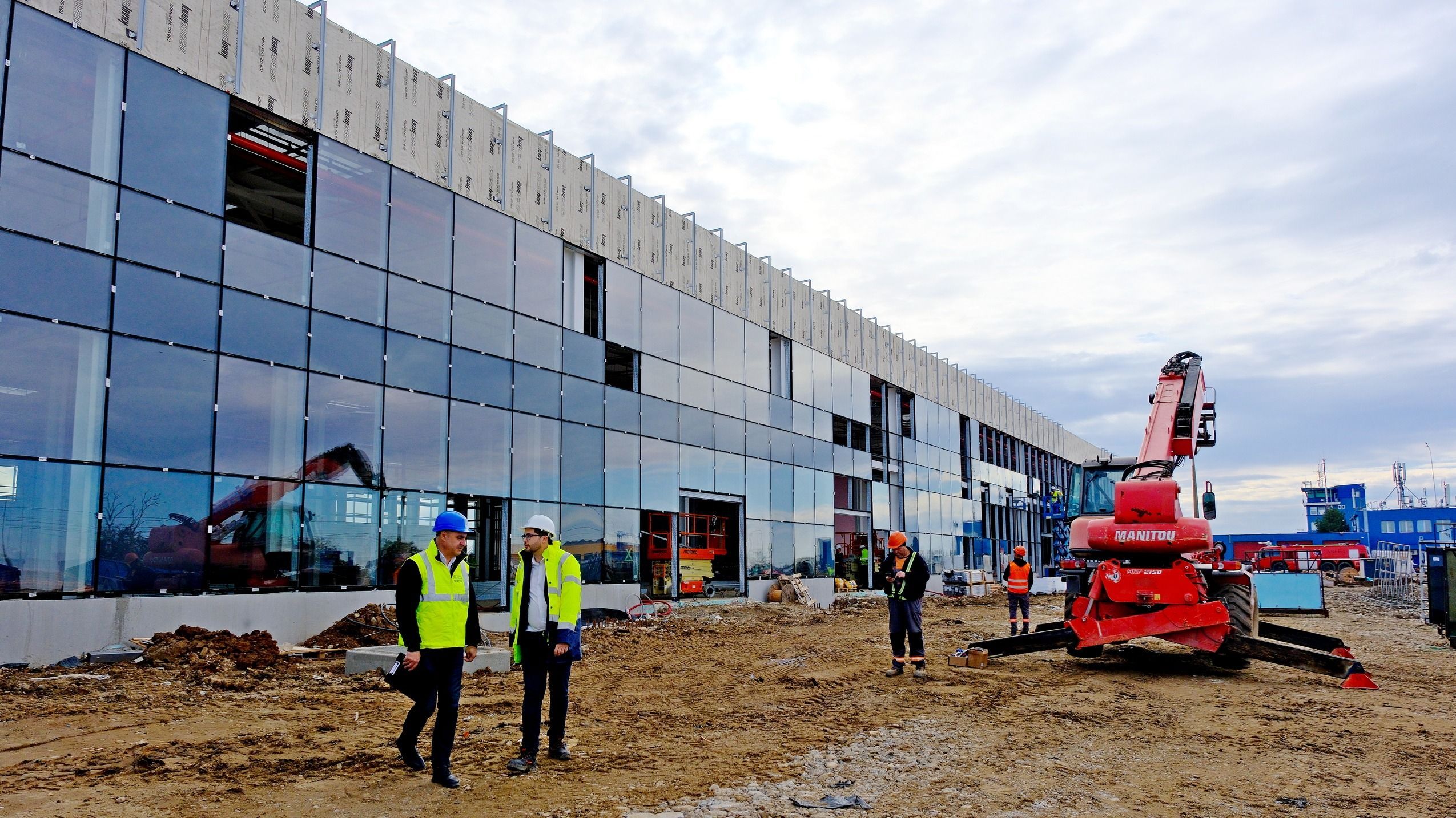 Bezárják jövőre a régi utasterminált a nagyváradi repülőtéren
