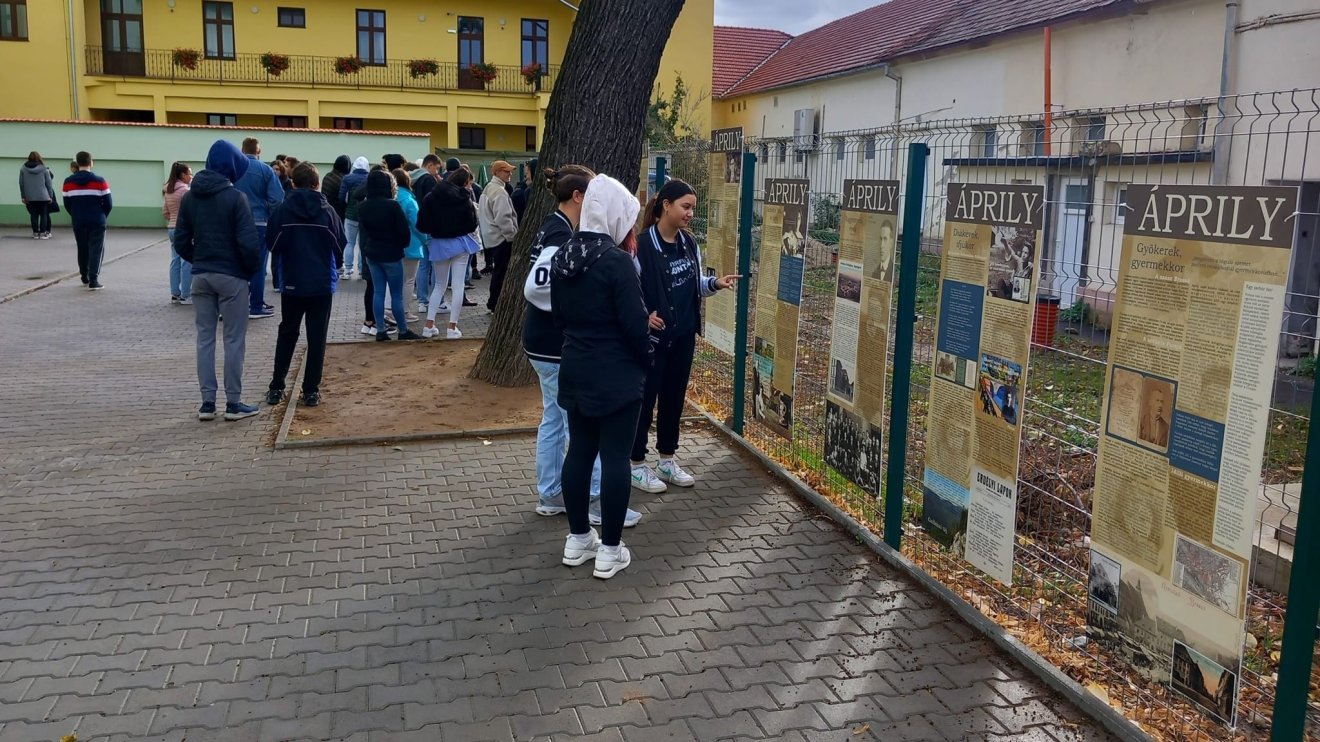 Áprily Lajosról nyílt kiállítás a Lorántffy-gimnáziumban