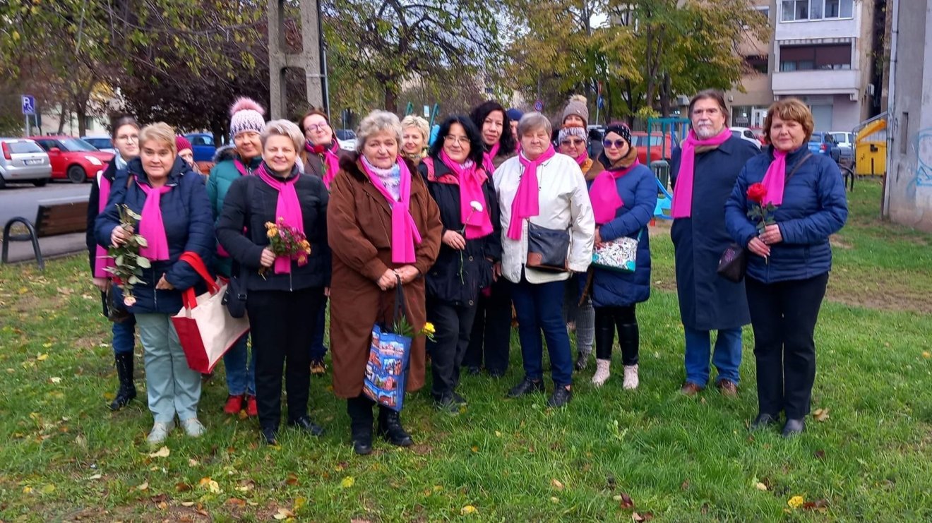Közösségi sétával hívták fel a figyelmet a nők elleni erőszakra