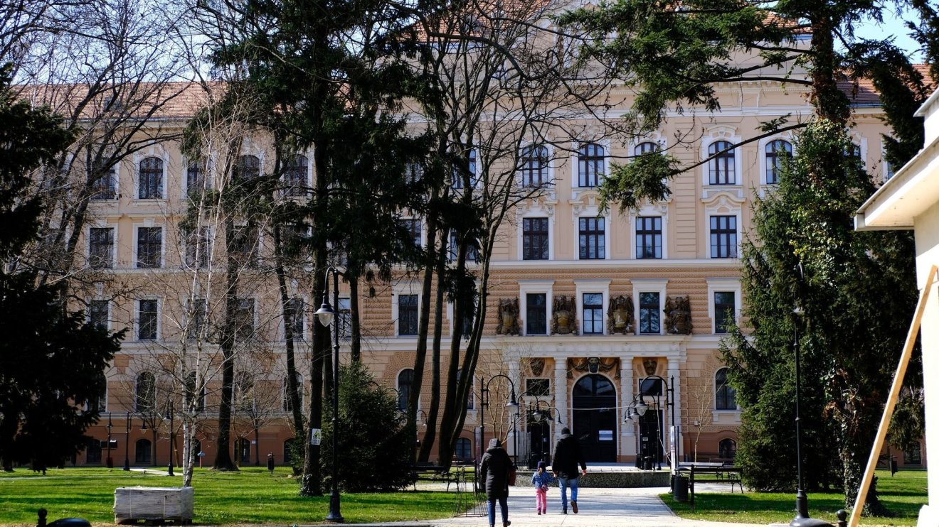 Meghosszabbított kiállítás