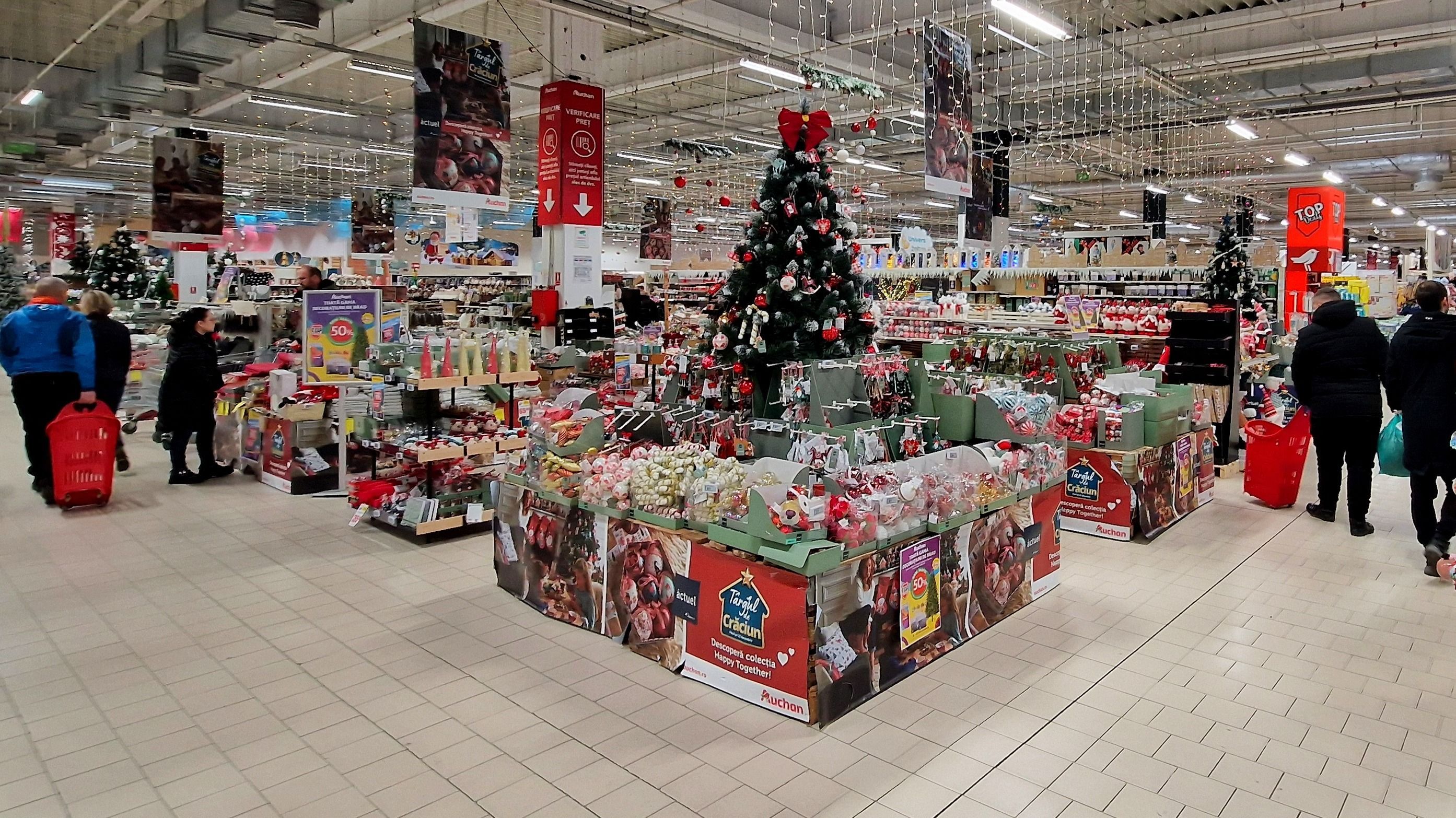 A romániaiak több mint 40 százaléka a tavalyi összegnél kevesebbet tervez elkölteni a téli ünnepek alatt