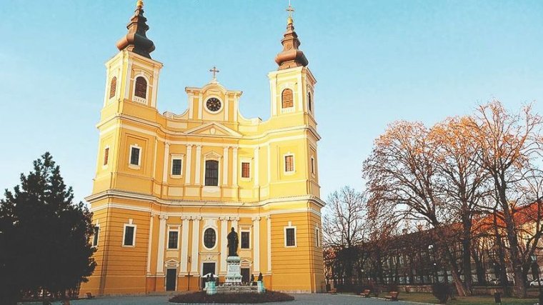 Az ünnepi szentmisék rendje a váradi székesegyházban