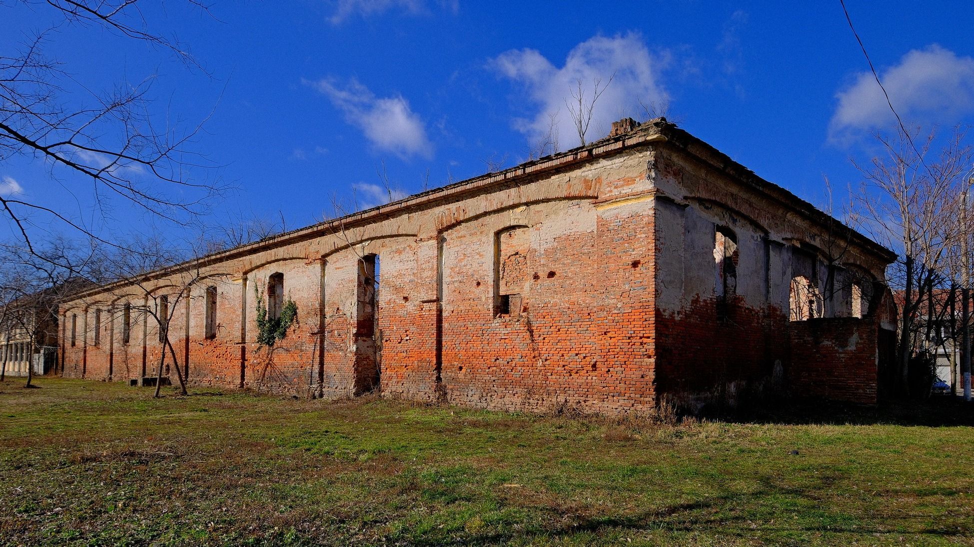 Felújítják a volt váradi lovardát