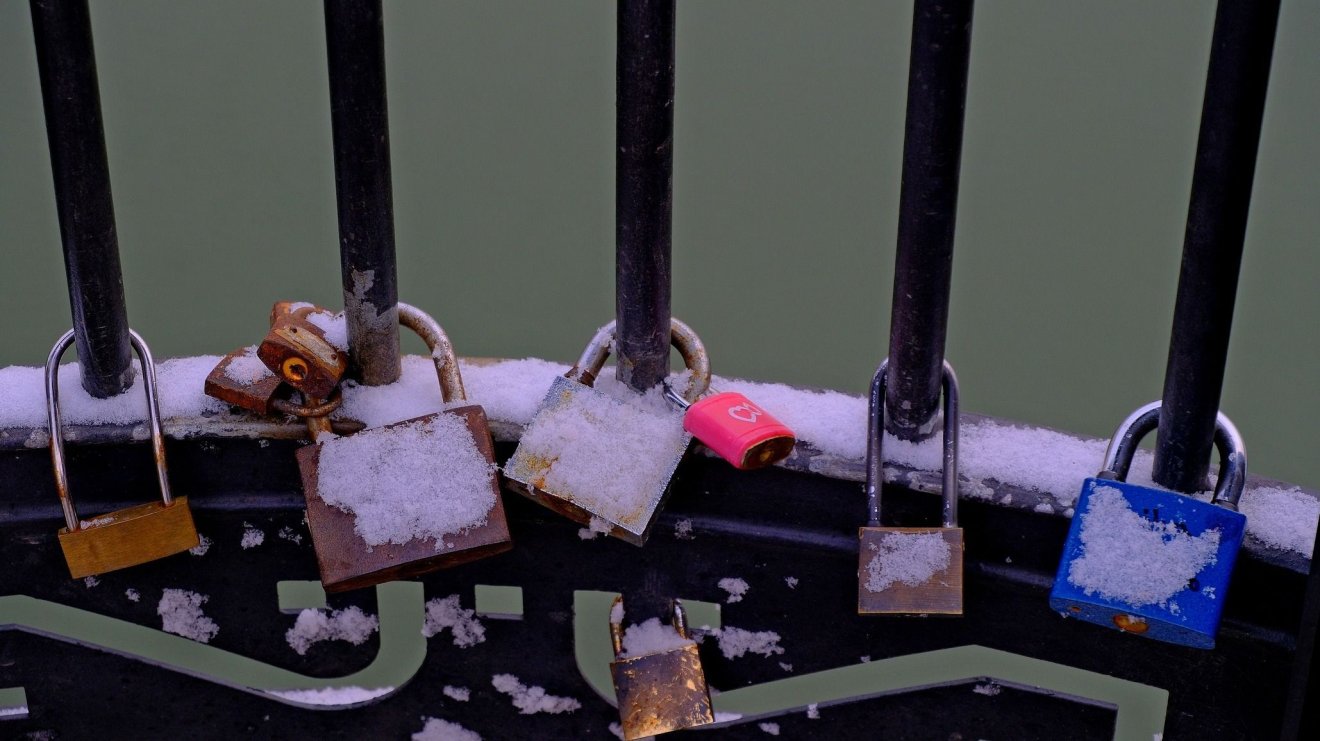 Ismét megjelentek a szerelemlakatok