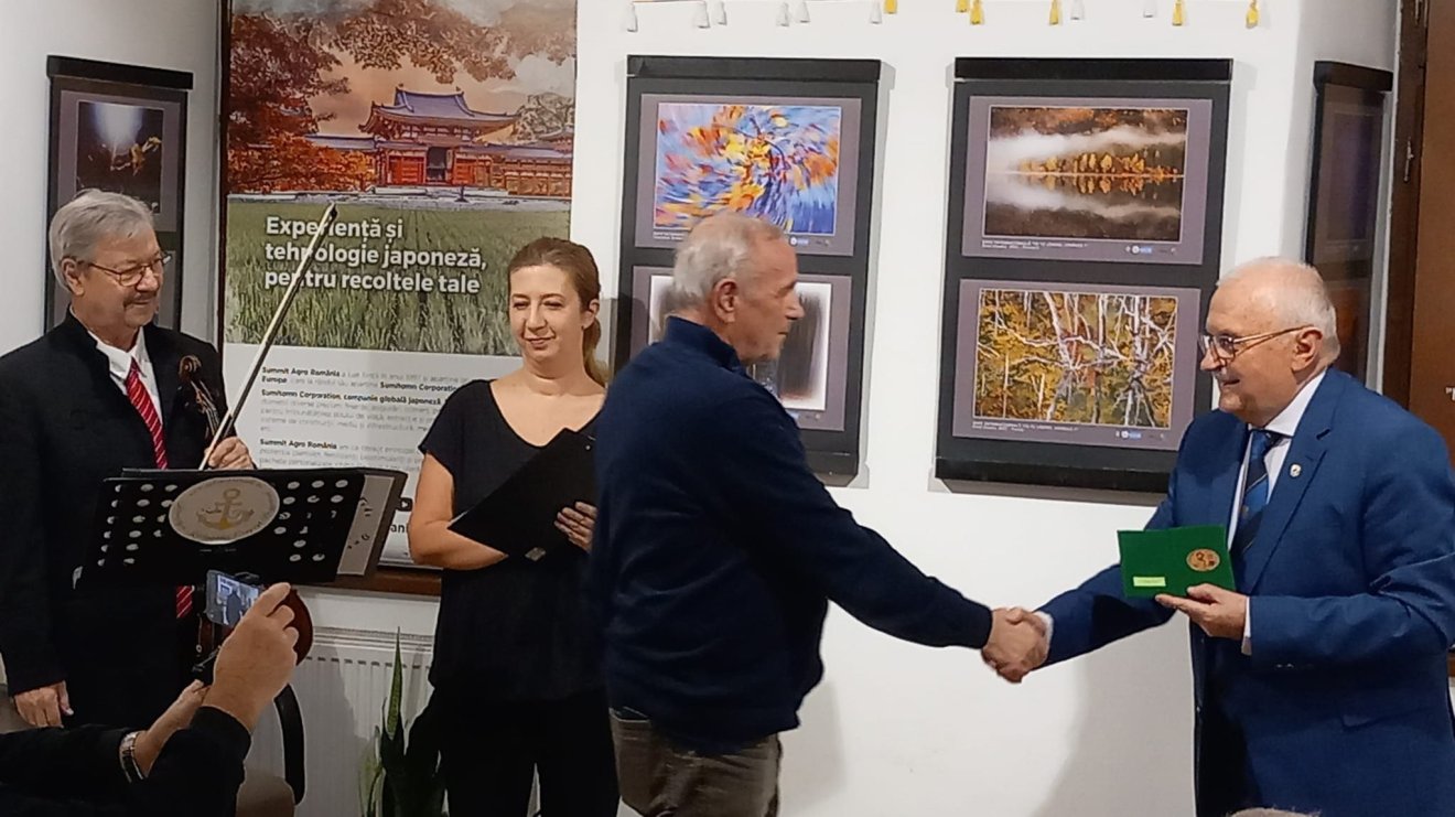 Magyar és román fotósok munkáit állították ki Váradon