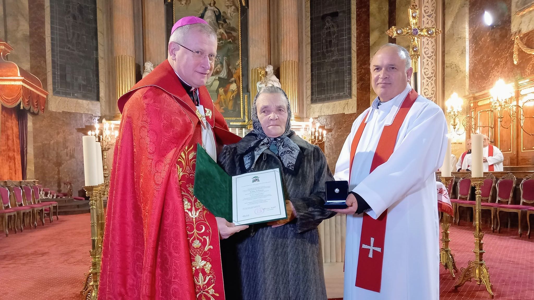 Egyházmegyei érdemérmet adtak át a székesegyházban