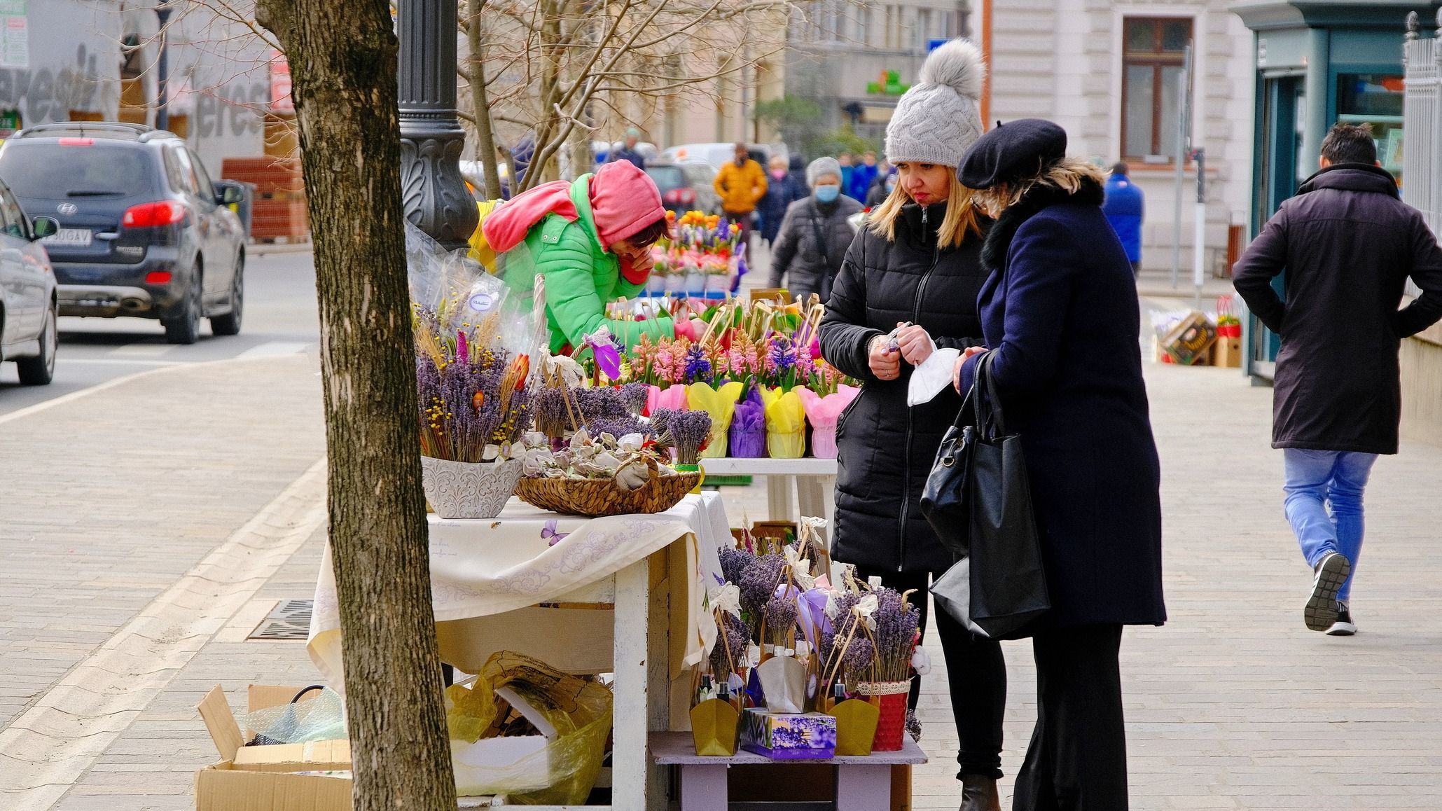 Hatalmas bérleti díjakat hajlandók fizetni a virágárusok