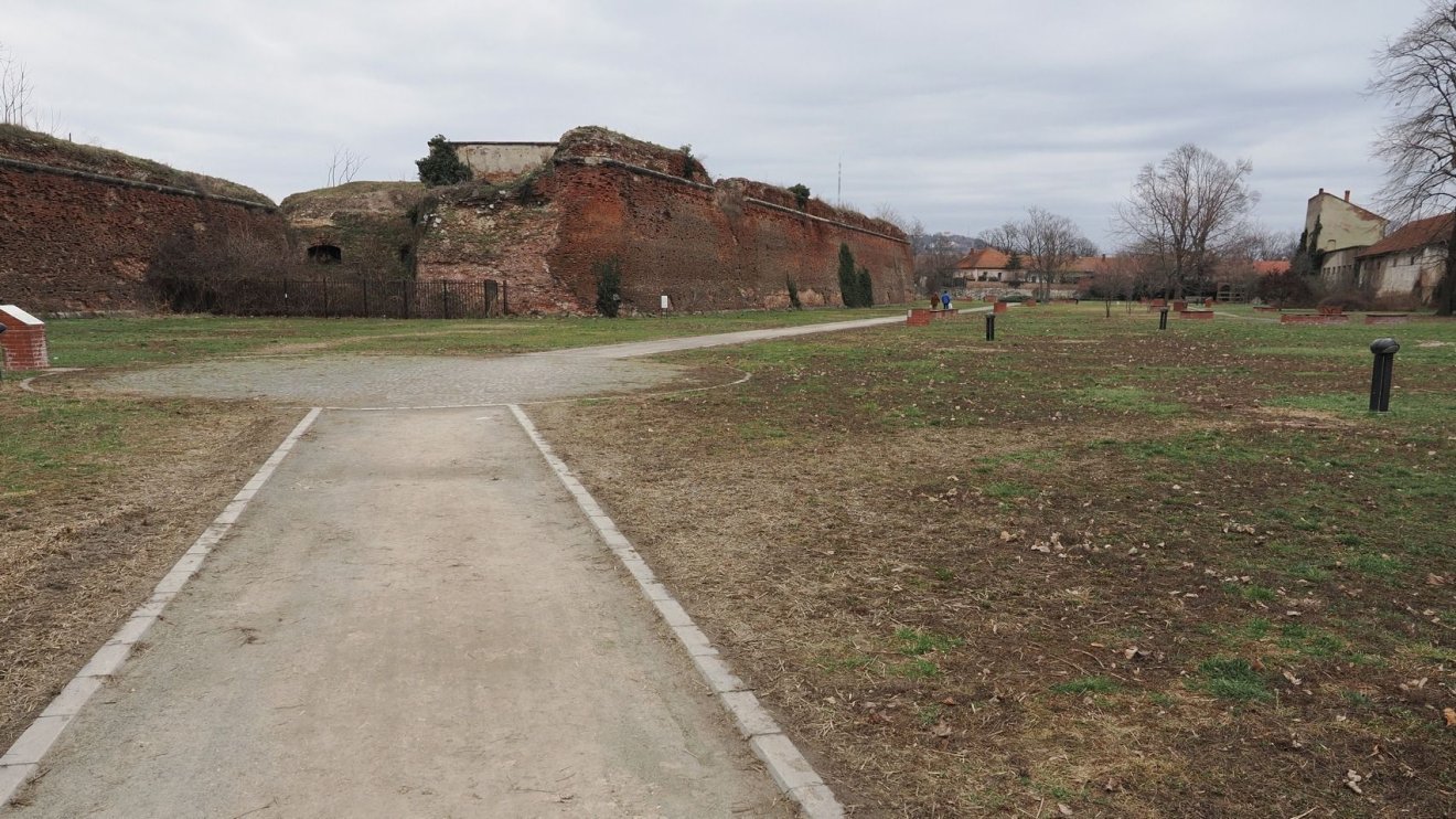 Megvédenék a váradi várat, miután megtámadták azt