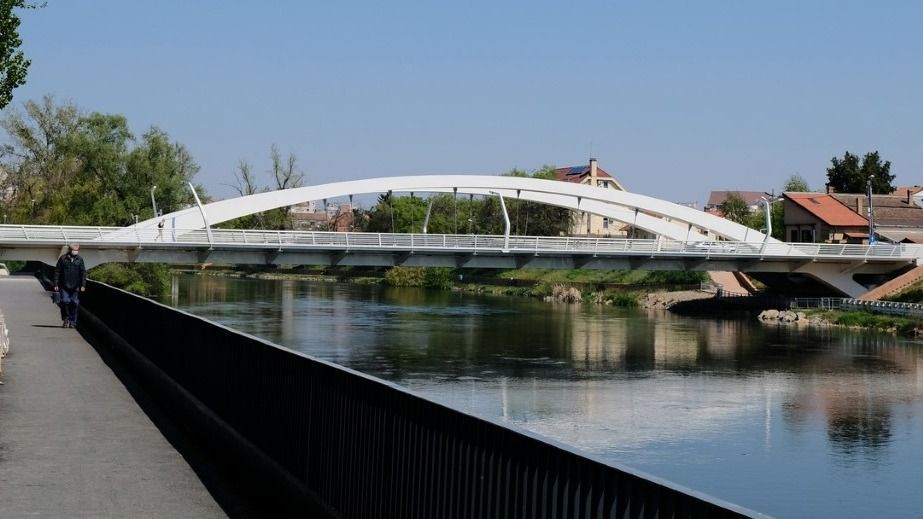 Lezárták a Centenáriumi hidat