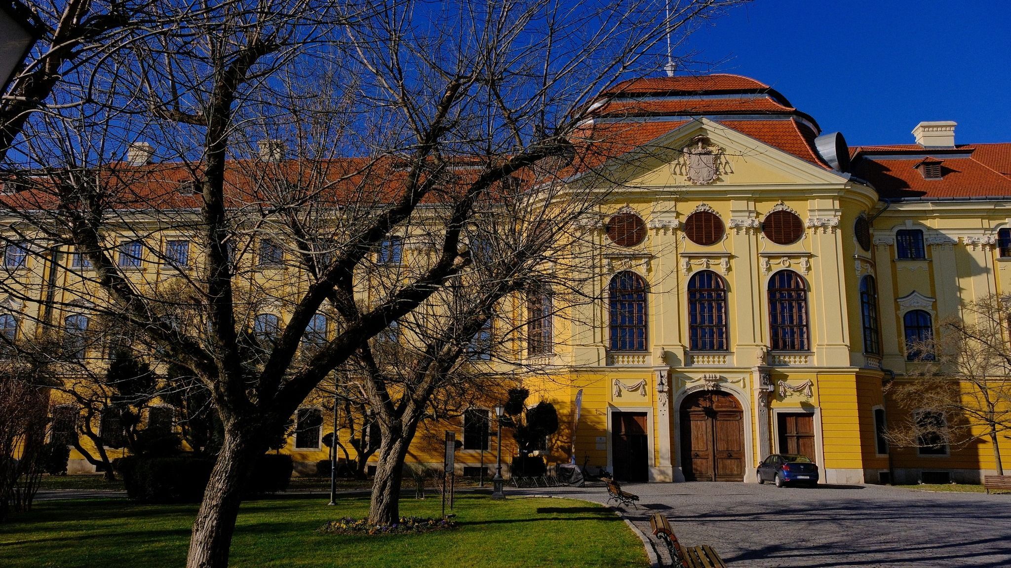 Papi gyűlés a váradi római katolikus püspöki palotában