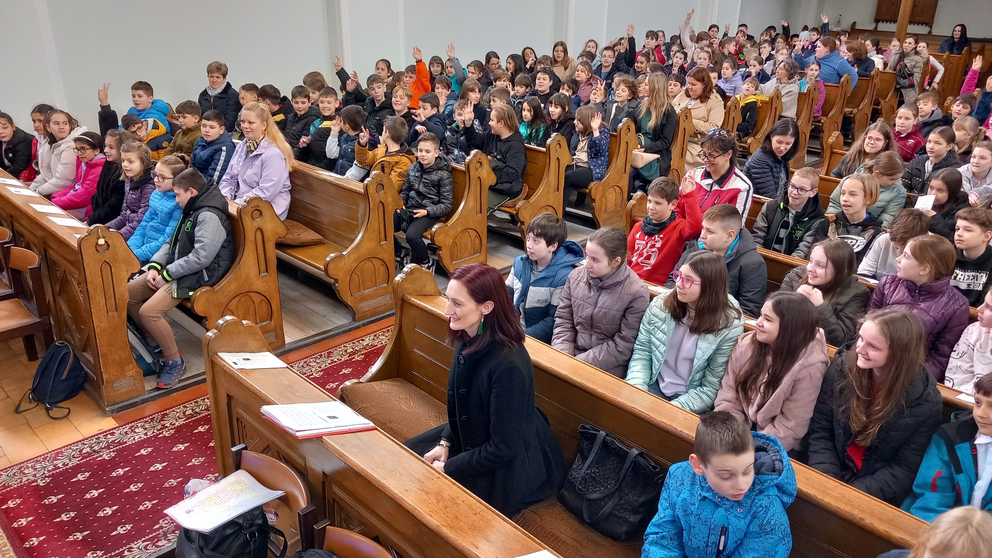 Rendhagyó történelemórát tartottak