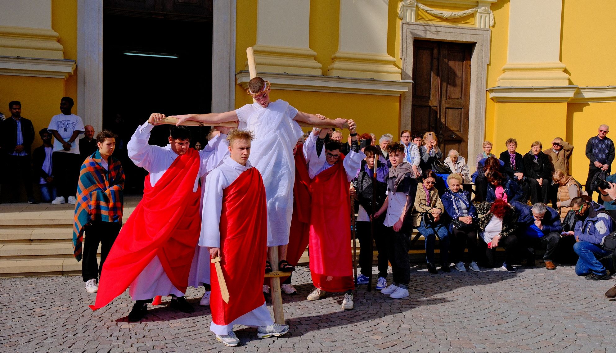Passiót mutattak be a Szent László Római Katolikus Teológiai Líceum diákjai