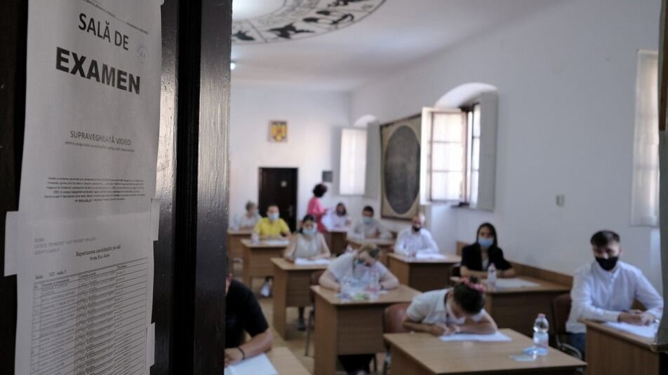 Hétfőn román nyelv és irodalomból mérik fel a végzősök tudását