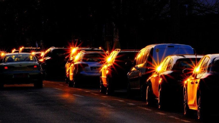 A kormány meghosszabbítja június 30-ig a kötelező gépjármű-felelősségbiztosítás árának befagyasztását