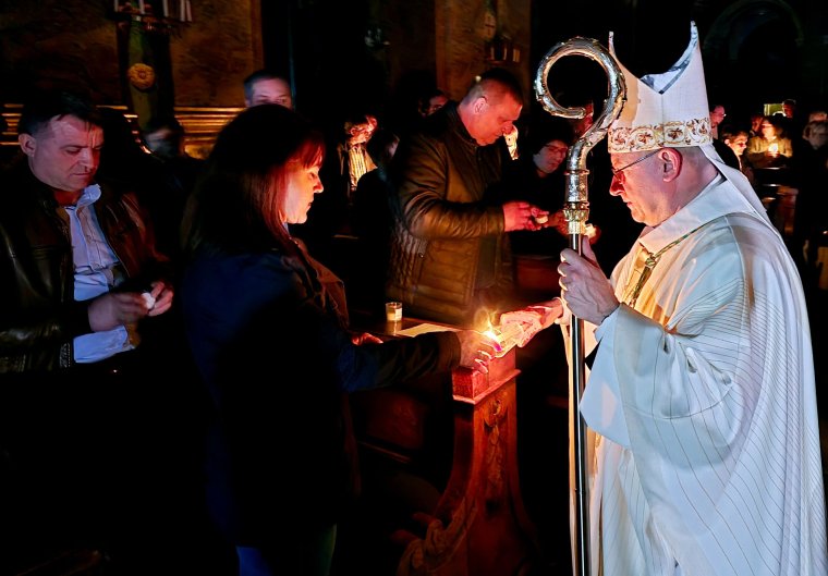 Feltámadási szentmisét ünnepeltek a nagyváradi székesegyházban
