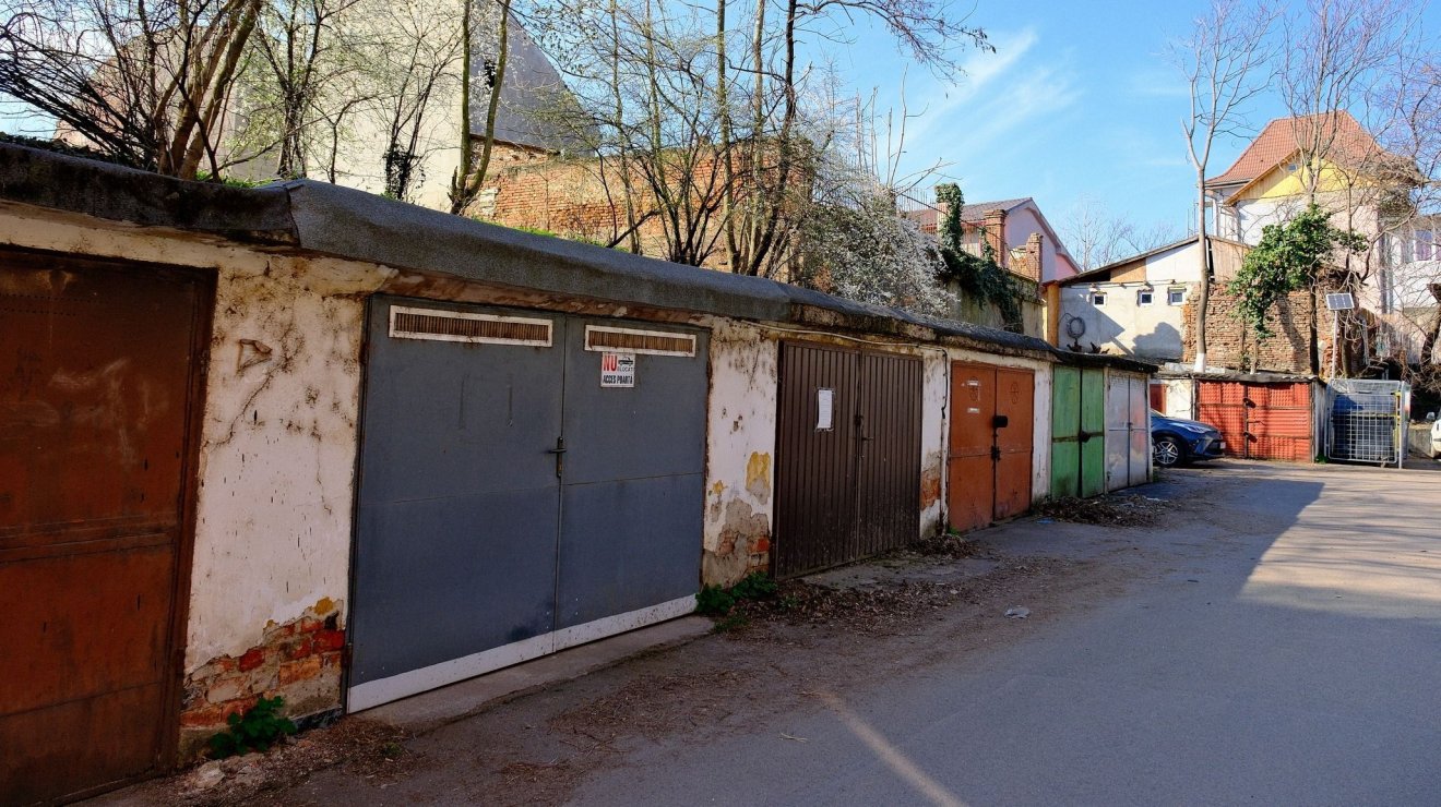 Kisajátítás és garázsbontás