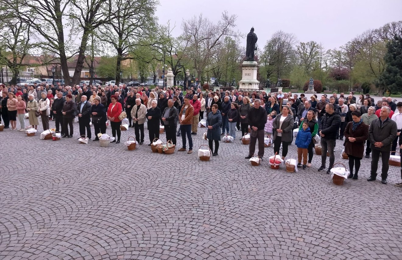Megszentelték a húsvéti eledeleket