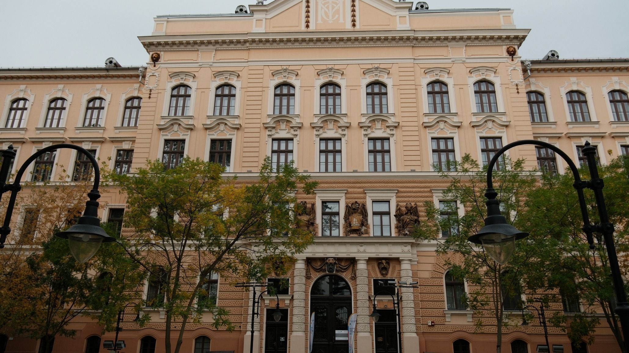 Múzeumi nyitvatartás