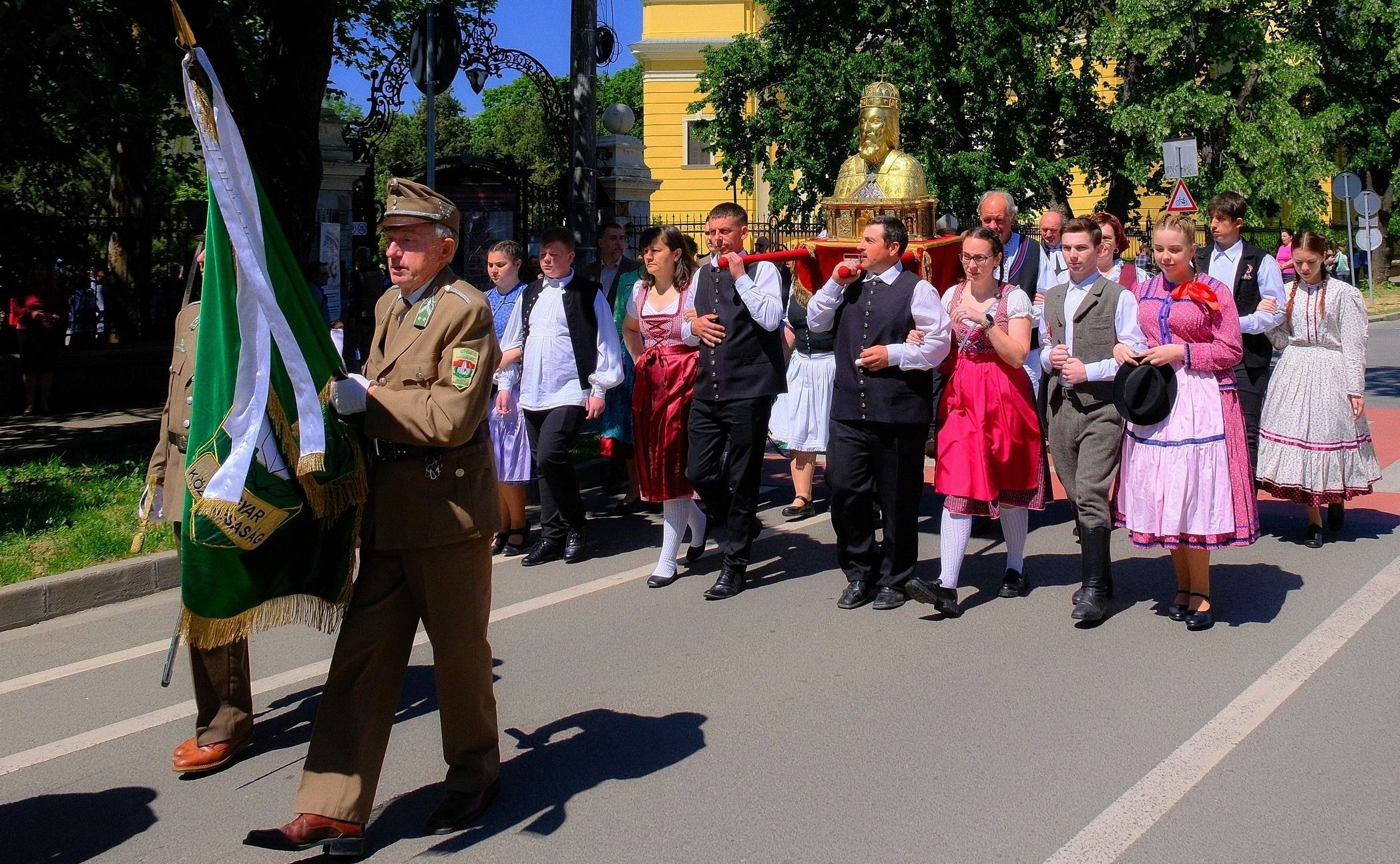 A hermás körmenettel hivatalosan is elkezdődött a Festum Varadinum