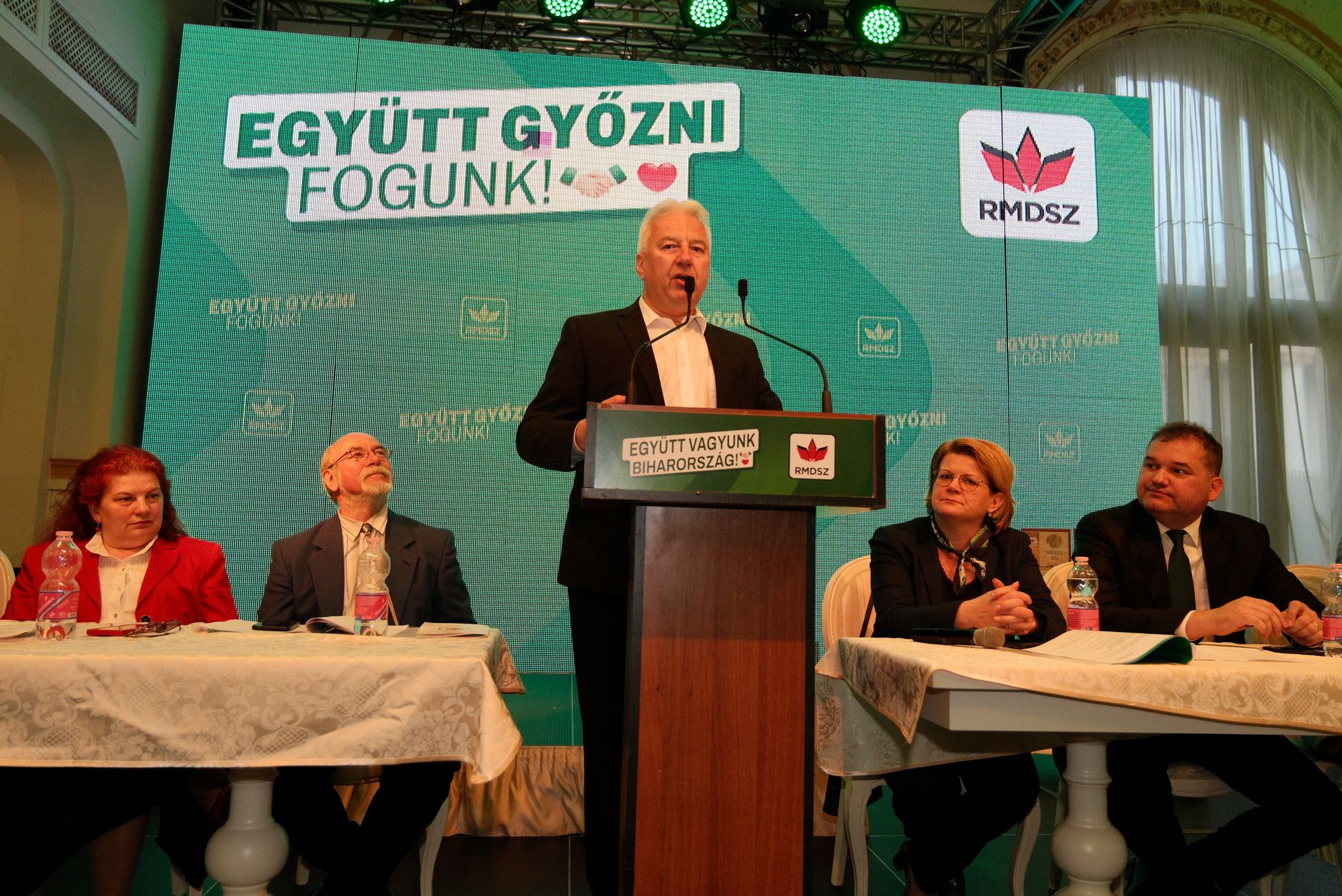 Semjén Zsolt: Erkölcsi bűn kockáztatni a magyar képviseletet