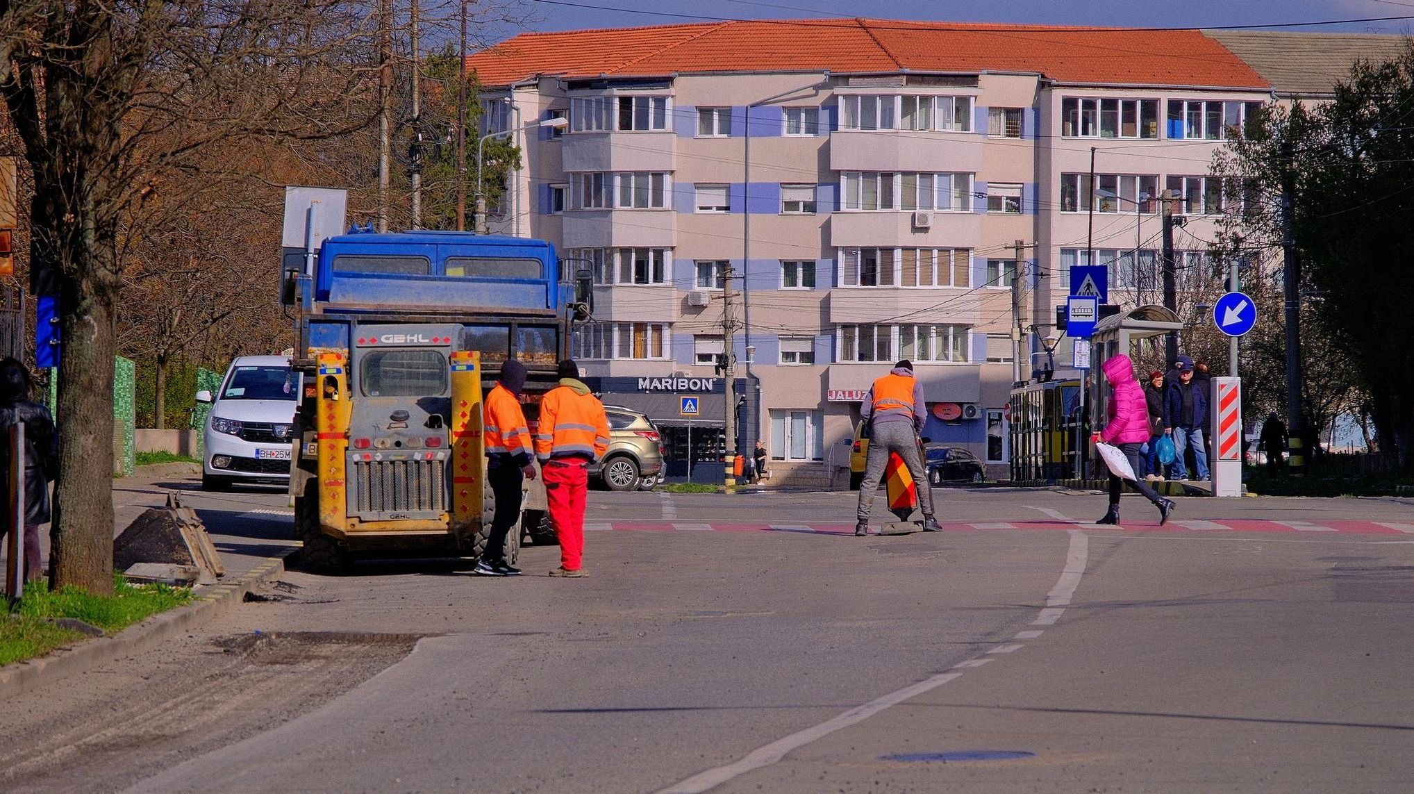 Sok a munkálat, de nincs elég közúti jelzőtábla