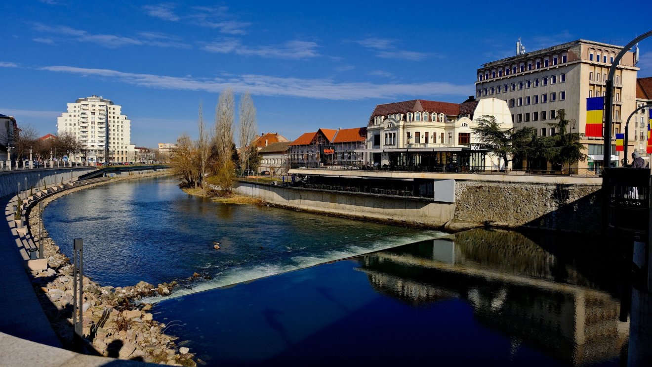 Partszakaszt adnak el a Lotusnak