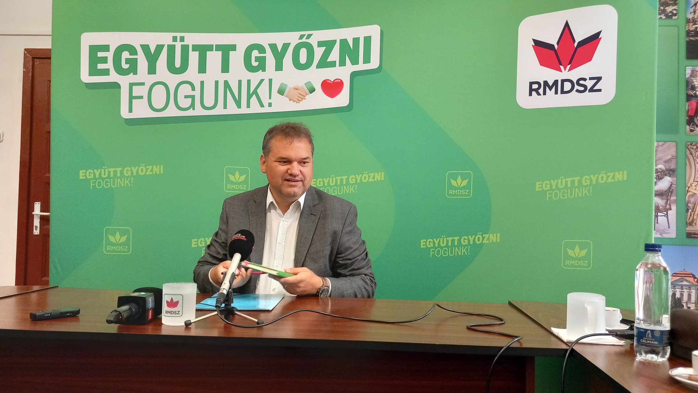 Egészségügyi szűrőbuszokat vinne vidékre az RMDSZ tanácselnökjelöltje