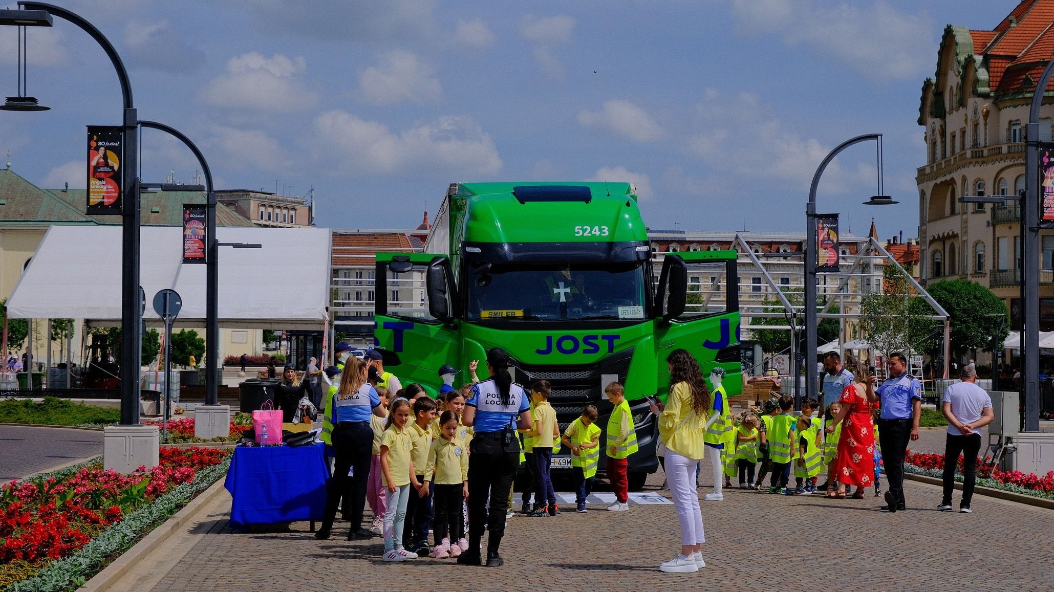 Ünnepeltek a váradi helyi rendőrök