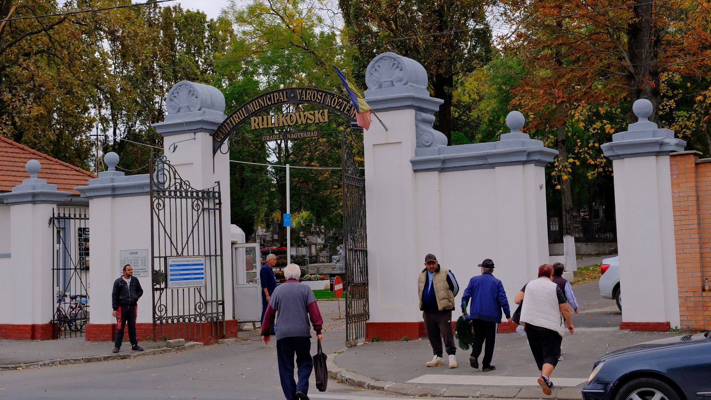 Hosszabbított program a városi temetőben