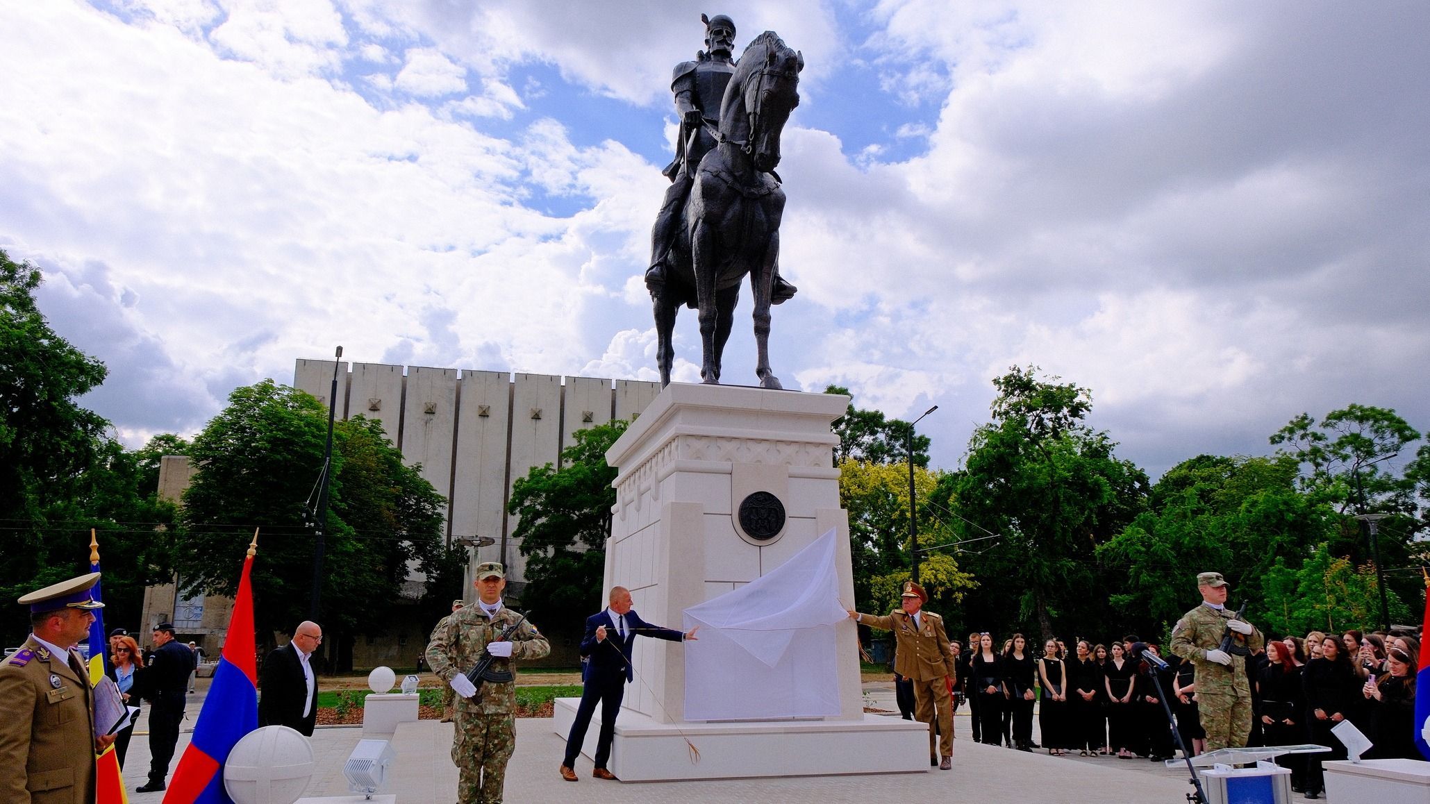 Leleplezték Mihai Viteazul szobrát Nagyváradon