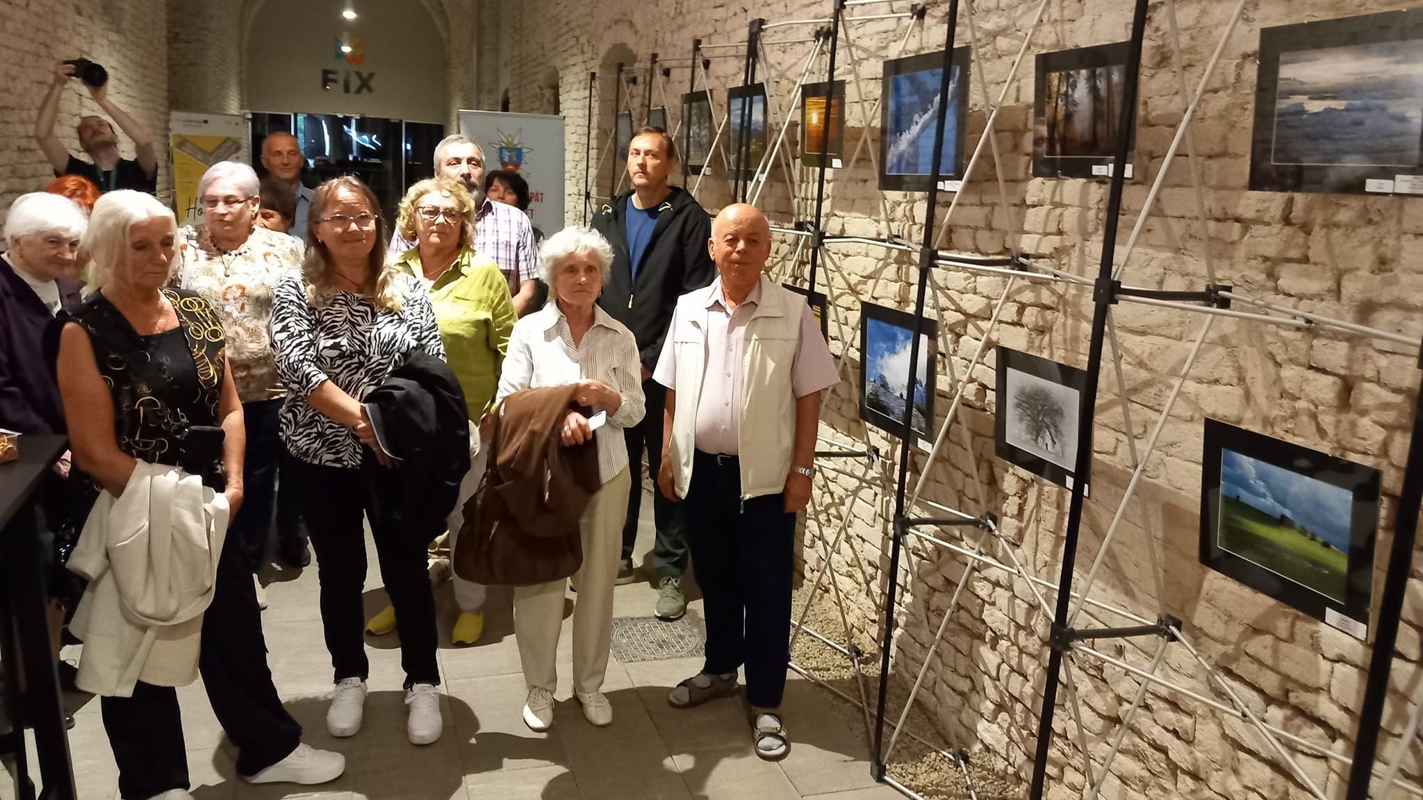 EKE-tagok fotóiból nyílt kiállítás