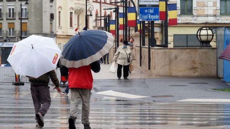 Viharos időjárás várható csütörtök estig 25 megyében