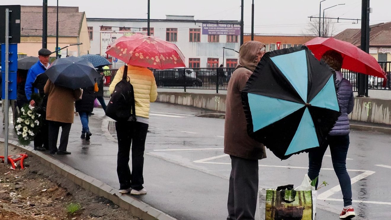 Viharos időjárás várható péntek estig több erdélyi megyében
