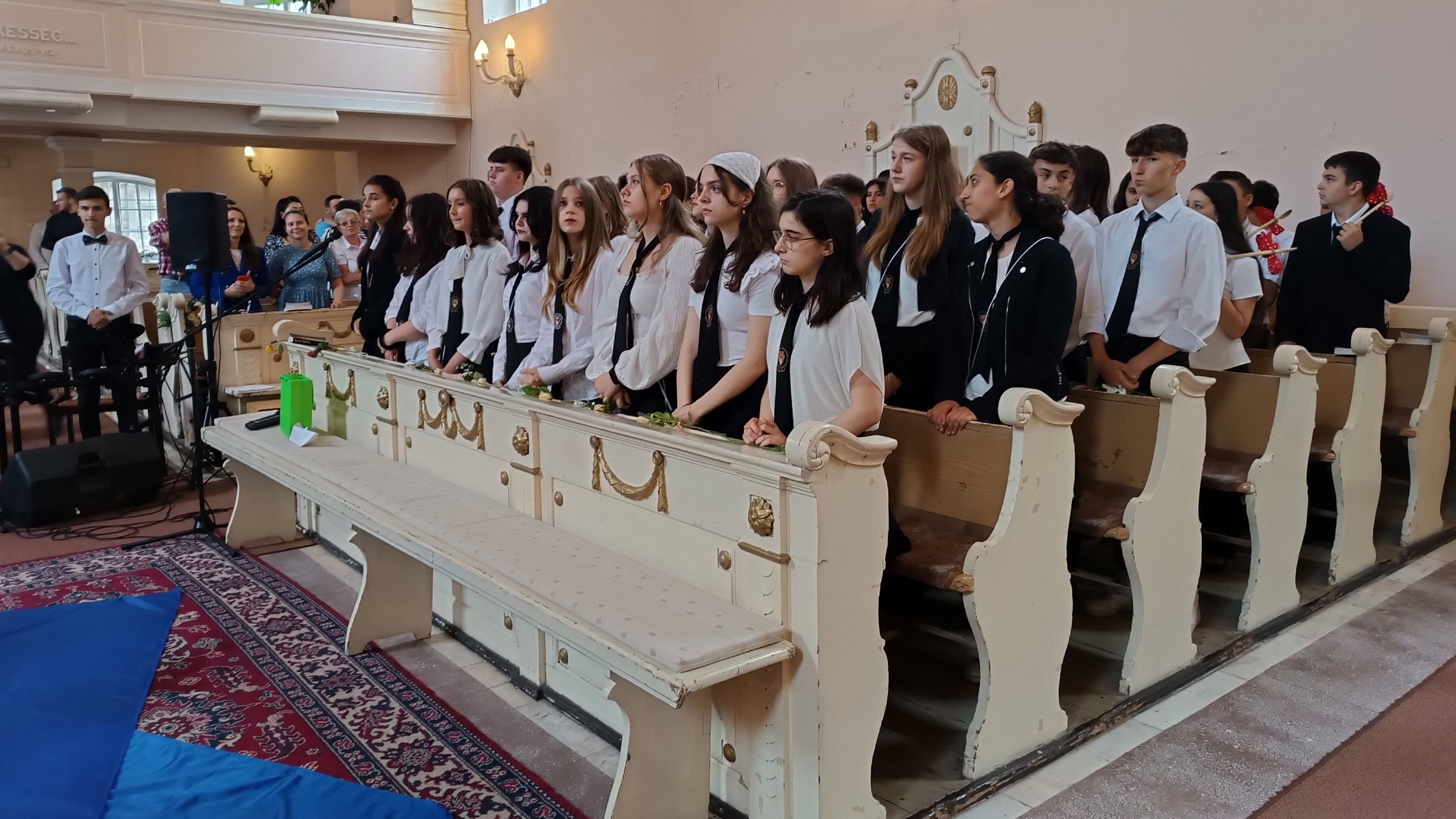 Idén két nyolcadik osztály ballagott a Lorántffyból