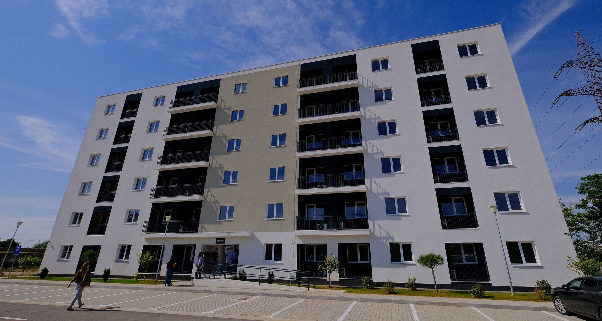 Elkészült az első tömbház a nem váradi munkavállalóknak