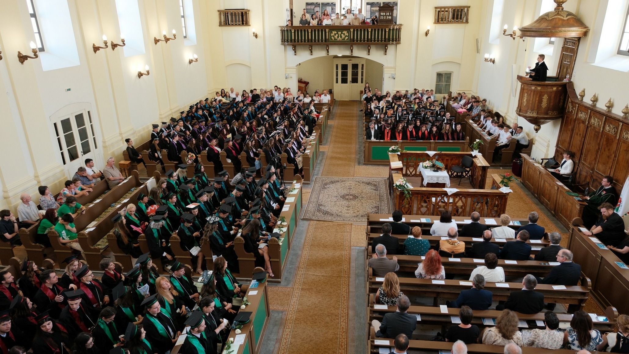 Elballagtak a Partiumi Keresztény Egyetem végzős hallgatói