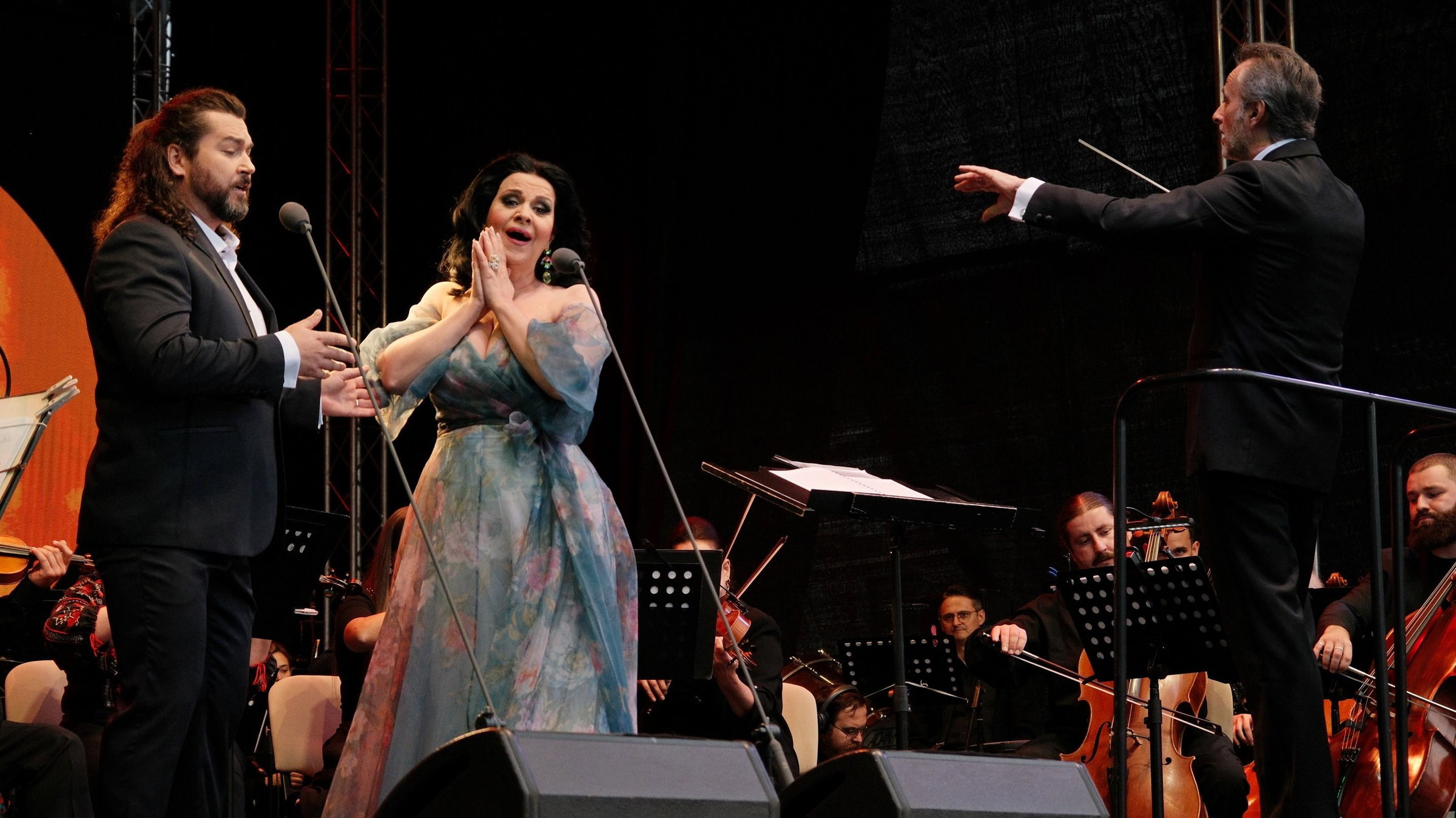 Váradi operagála világsztárral