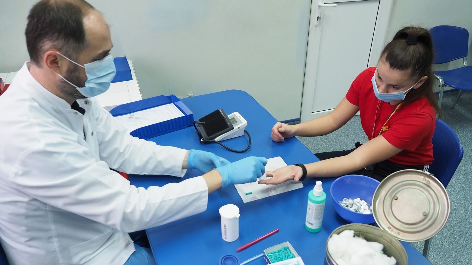 Rafila: Ösztönözni és fejleszteni kell a járóbeteg-szakellátást