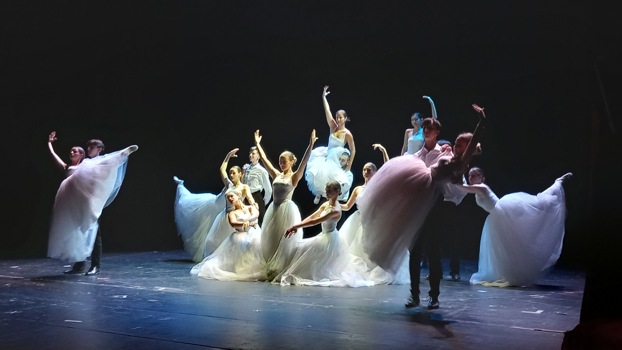 Adysok gálája a színházban