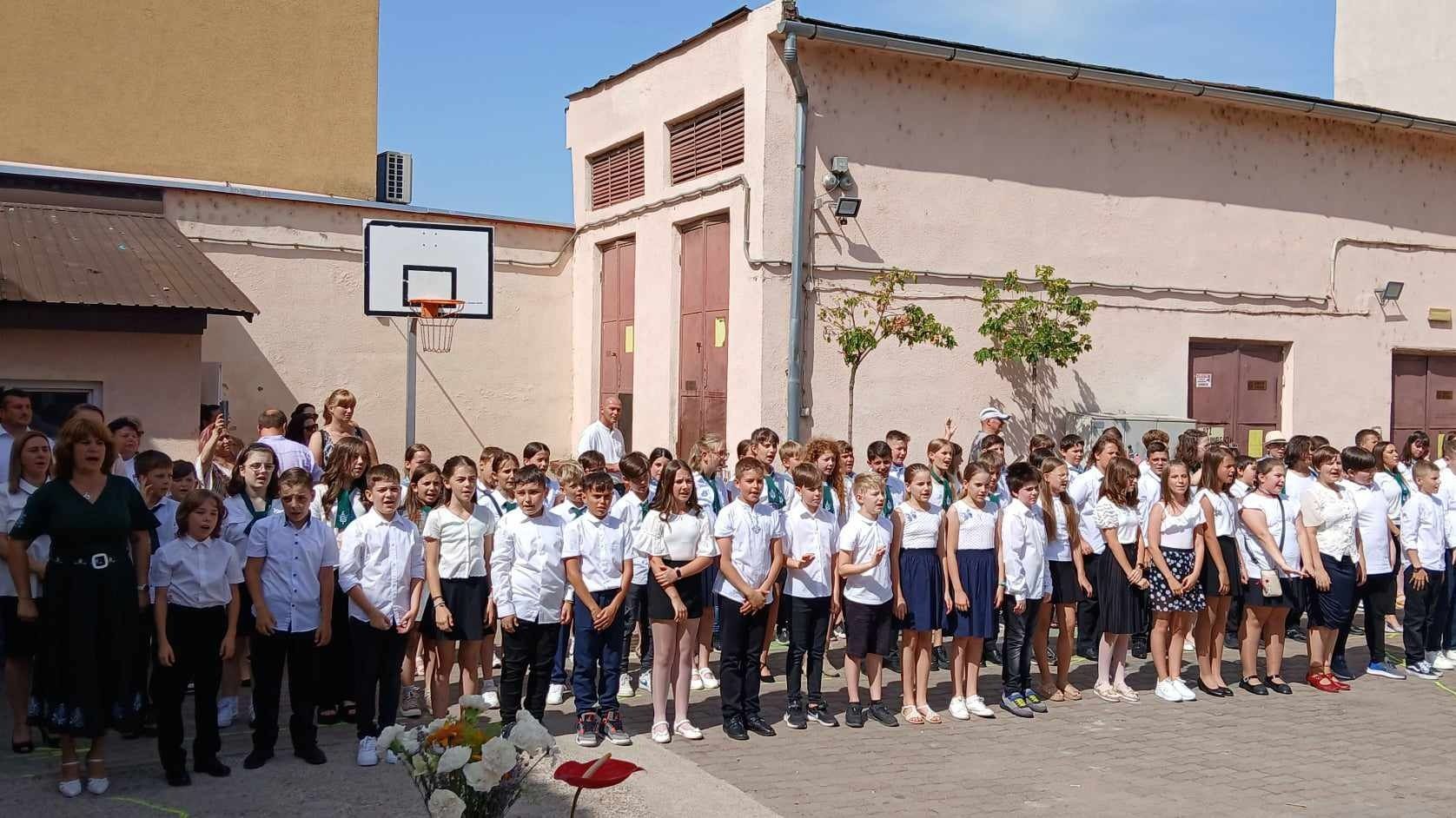 Tanévzáró a Szacsvay iskola Körös utcai épületében