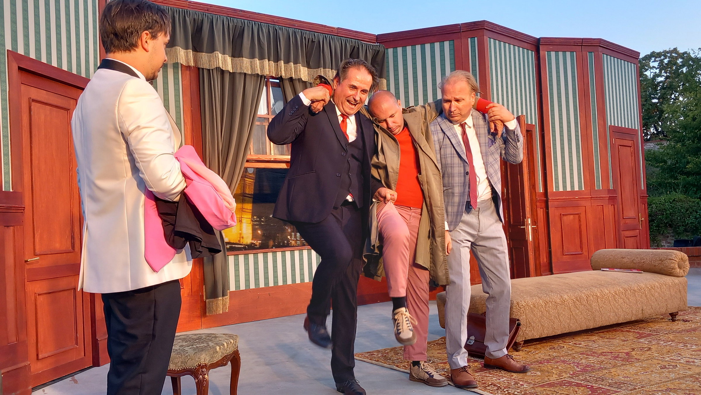 Vígjátékkal folytatódott a nyári színházi fesztivál a várban