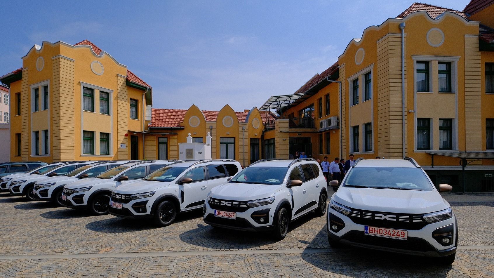 Újabb autók a magyar kormánytól a szórványgyülekezeteknek