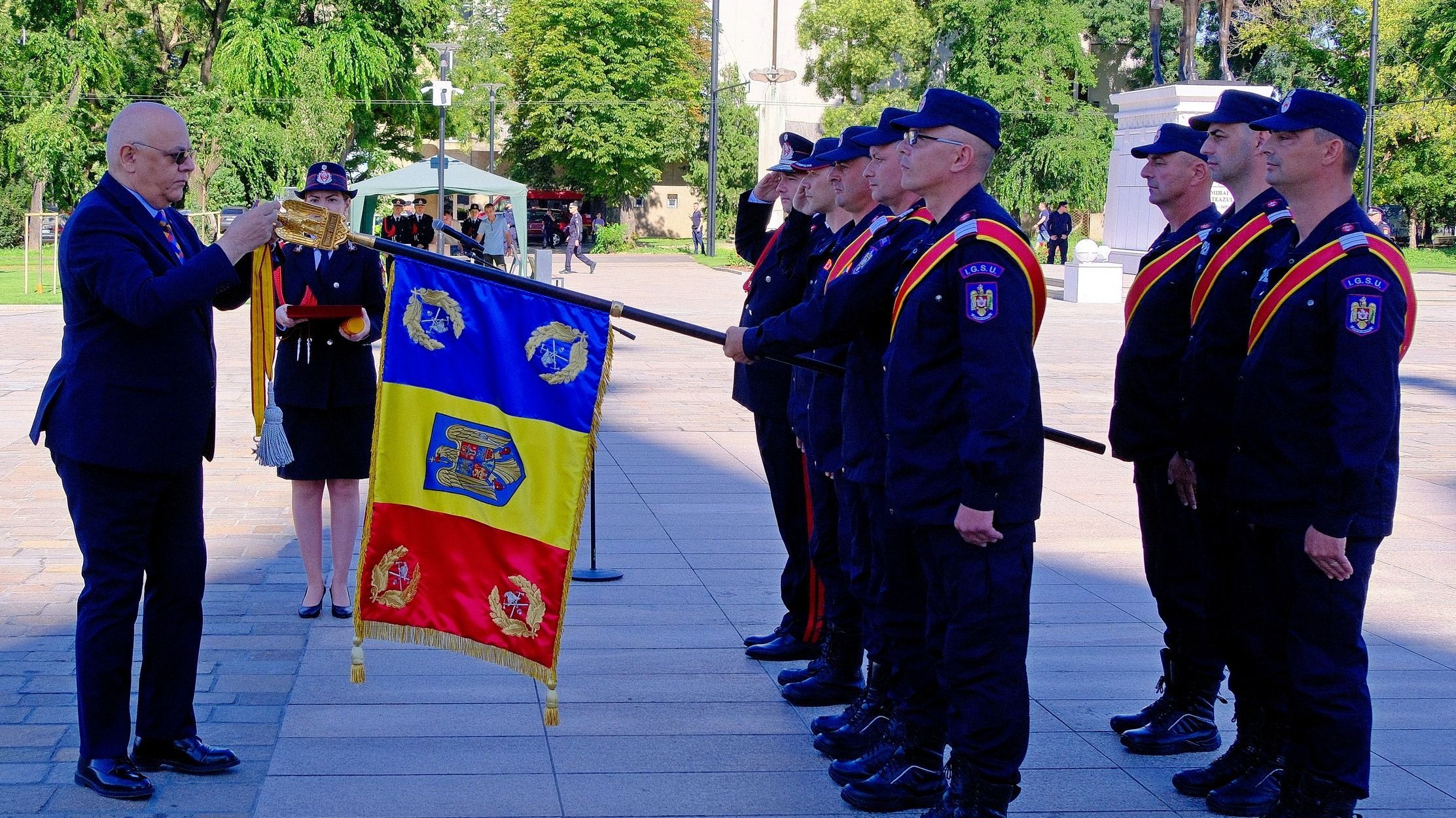 Kitüntették a Körösök Katasztrófavédelmi Felügyelőség harci zászlaját