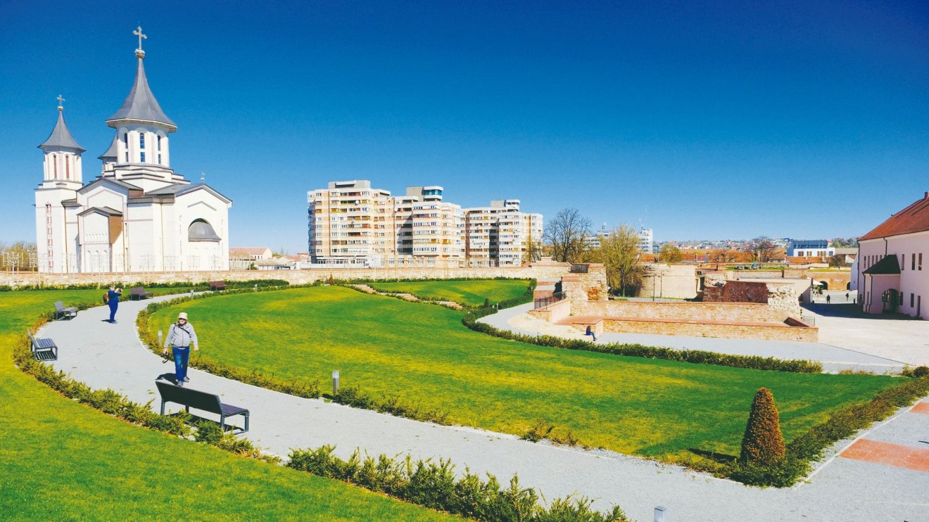 Egyelőre csak nyeli a pénzt a vár